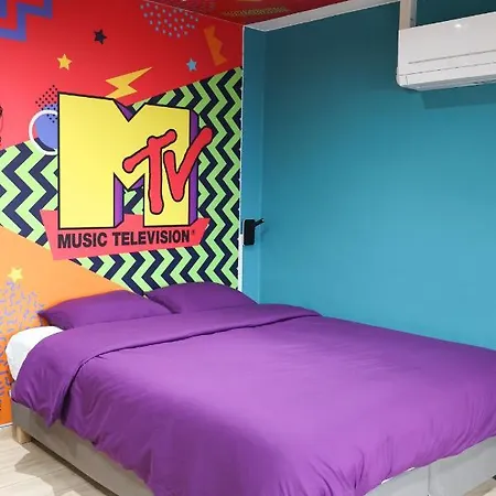 Capsule 90's - Balneo - Sauna - Flipper - Billard - Netflix - Nintendo Switch & Jeux - Mons