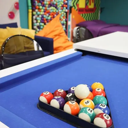 Capsule 90's - Balneo - Sauna - Flipper - Billard - Netflix - Nintendo Switch & Jeux - Apartment *