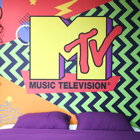 Capsule 90's - Balneo - Sauna - Flipper - Billard - Netflix - Nintendo Switch & Jeux - Mons