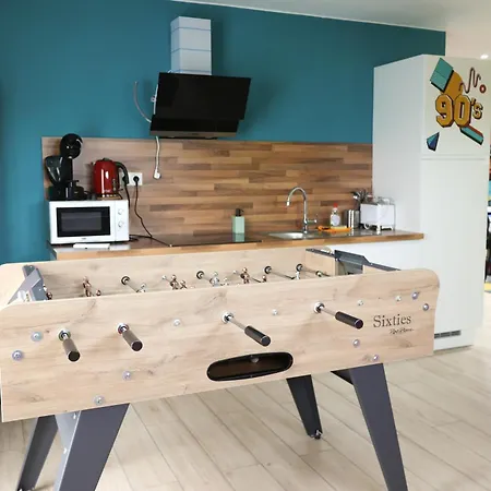 Apartment Capsule 90's - Balneo - Sauna - Flipper - Billard - Netflix - Nintendo Switch & Jeux - Mons