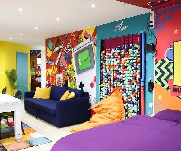 Capsule 90's - Balneo - Sauna - Flipper - Billard - Netflix - Nintendo Switch & Jeux - * מונס