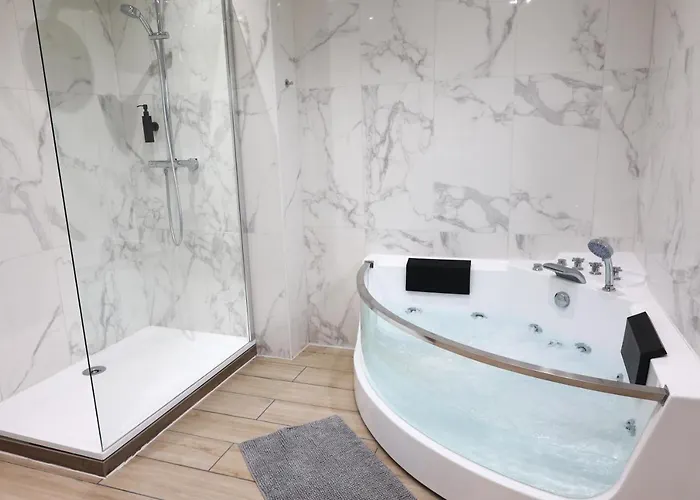 Capsule 90's - Balneo - Sauna - Flipper - Billard - Netflix - Nintendo Switch & Jeux - דירה מונס