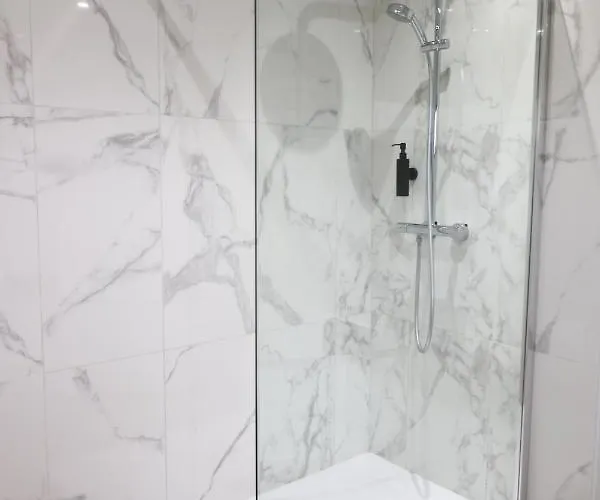 Capsule 90's - Balneo - Sauna - Flipper - Billard - Netflix - Nintendo Switch & Jeux - * מונס