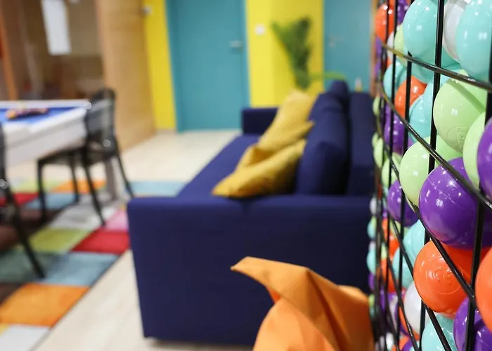 Capsule 90's - Balneo - Sauna - Flipper - Billard - Netflix - Nintendo Switch & Jeux - * מונס