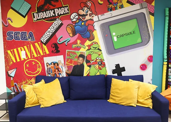 Capsule 90's - Balneo - Sauna - Flipper - Billard - Netflix - Nintendo Switch & Jeux - דירה *