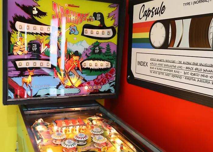 Capsule 90's - Balneo - Sauna - Flipper - Billard - Netflix - Nintendo Switch & Jeux - מונס