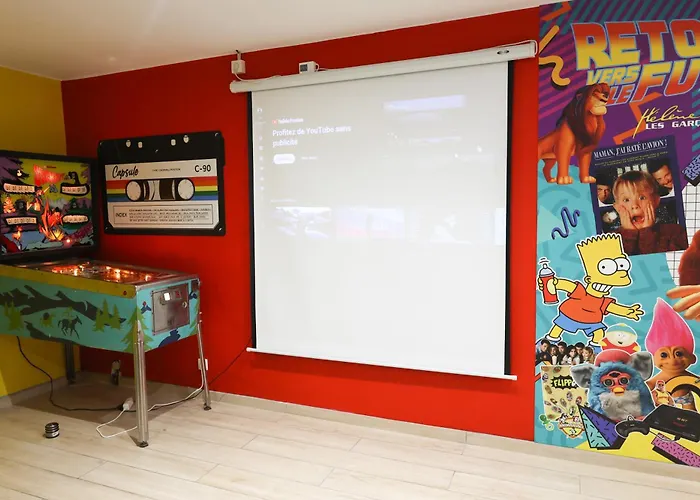 Capsule 90's - Balneo - Sauna - Flipper - Billard - Netflix - Nintendo Switch & Jeux - * מונס