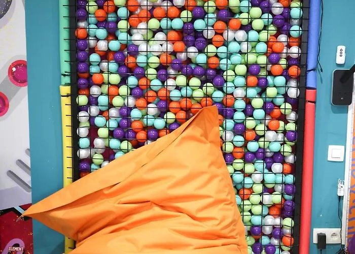 דירה Capsule 90's - Balneo - Sauna - Flipper - Billard - Netflix - Nintendo Switch & Jeux -